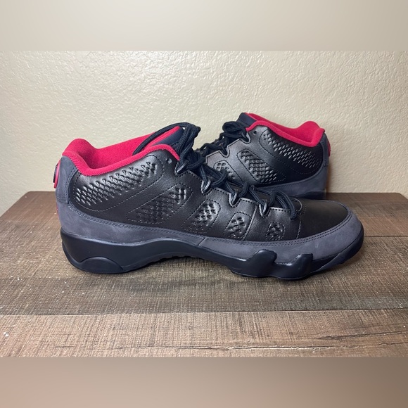 Air Jordan 9 Low Golf “Charcoal”
- Size 9.5 Men. - Picture 3 of 7